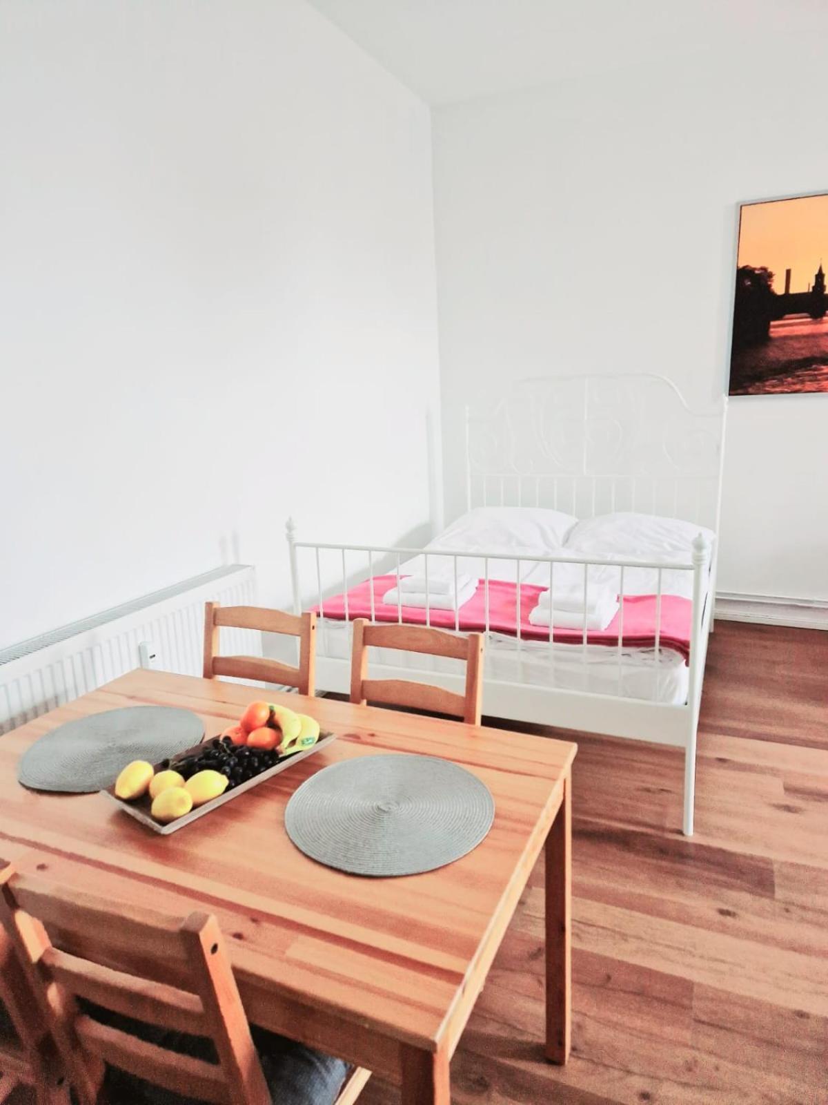City Studio Apartment For 4, Near Sonnenallee Берлин Экстерьер фото