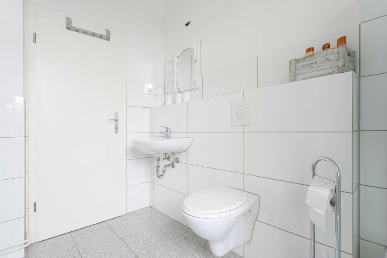 City Studio Apartment For 4, Near Sonnenallee Берлин Экстерьер фото